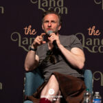Steven Cree – The Land Con 8 – Outlander