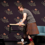 Steven Cree – The Land Con 8 – Outlander