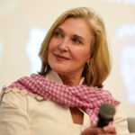 Brenda Strong – The Desperate Con – Desperate Housewives