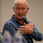 Neal McDonough – The Desperate Con – Desperate Housewives